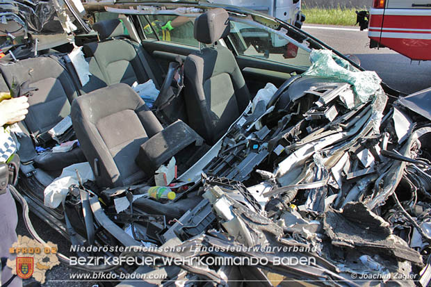 20180618 Schwerer Verkehrsunfall auf der A21 bei Alland (Bezirk Baden)  Foto: © Joachim Zagler FF Alland