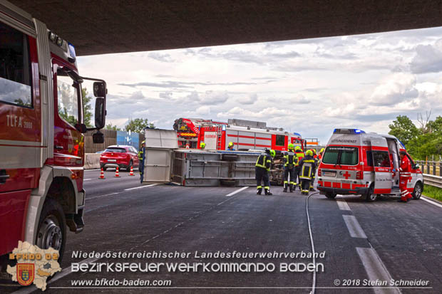 20180624 Verkehrsunfall auf der A2 bei Baden Richtung Wien  Foto: © Stefan Schneider BFK Baden