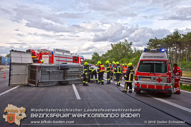 20180624 Verkehrsunfall auf der A2 bei Baden Richtung Wien  Foto: © Stefan Schneider BFK Baden