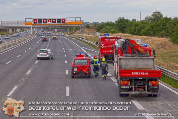 20180624 Verkehrsunfall auf der A2 bei Baden Richtung Wien  Foto: © Stefan Schneider BFK Baden