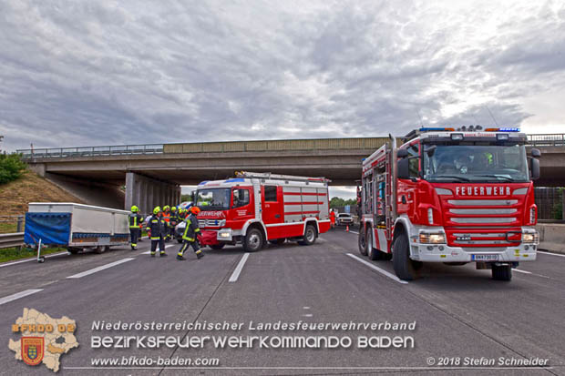 20180624 Verkehrsunfall auf der A2 bei Baden Richtung Wien  Foto: © Stefan Schneider BFK Baden