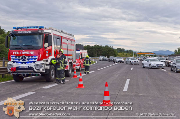 20180624 Verkehrsunfall auf der A2 bei Baden Richtung Wien  Foto: © Stefan Schneider BFK Baden