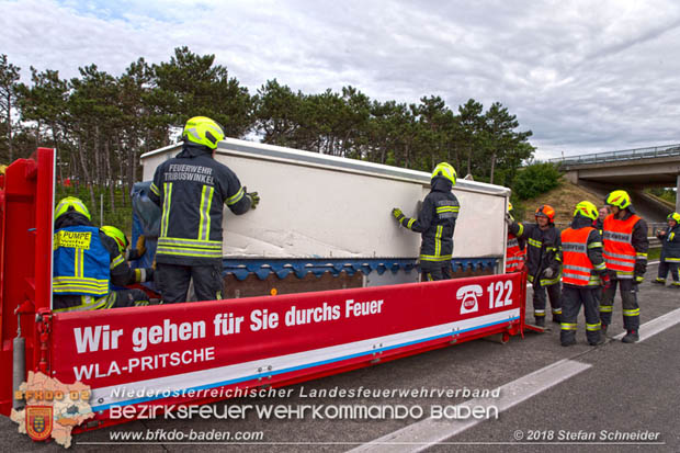 20180624 Verkehrsunfall auf der A2 bei Baden Richtung Wien  Foto: © Stefan Schneider BFK Baden