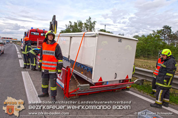 20180624 Verkehrsunfall auf der A2 bei Baden Richtung Wien  Foto: © Stefan Schneider BFK Baden