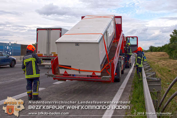 20180624 Verkehrsunfall auf der A2 bei Baden Richtung Wien  Foto: © Stefan Schneider BFK Baden