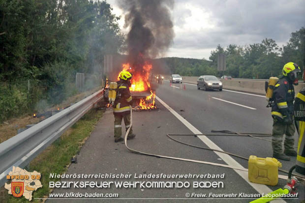20180624 Fahrzeug Vollbrand auf der A21 zwischen Hochstrass und Alland  Foto: © Freiwillige Feuerwehr Klausen-Leopoldsdorf