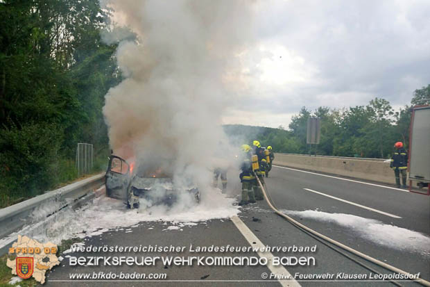 20180624 Fahrzeug Vollbrand auf der A21 zwischen Hochstrass und Alland  Foto: © Freiwillige Feuerwehr Klausen-Leopoldsdorf