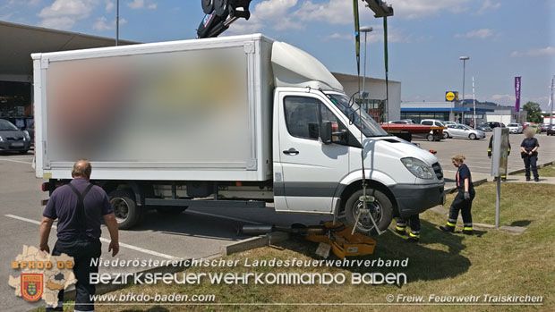 20180621 Klein Lkw Bergung in Traiskirchen  Foto: © Freiwillige Feuerwehr Traiskirchen-Stadt