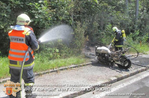 20180702 Motorrad nach Sturz ausgebrannt Foto: ASB ÖA Markus Hackl 20180702 Motorrad nach Sturz ausgebrannt Foto: ASB ÖA Markus Hackl