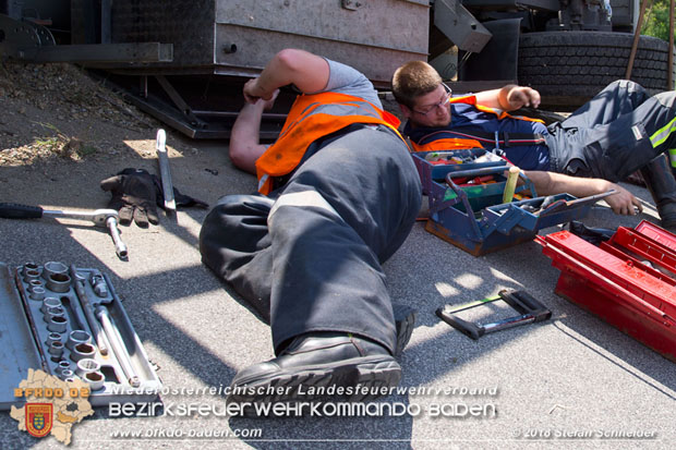 20180703 Lkw Bergung LB210 Alland -Mayerling Foto: © Stefan Schneider 20180703 Lkw Bergung LB210 Alland -Mayerling Foto: © Stefan Schneider