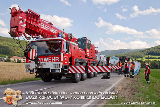 20180703 Lkw Bergung LB210 Alland -Mayerling Foto: © Stefan Schneider 20180703 Lkw Bergung LB210 Alland -Mayerling Foto: © Stefan Schneider