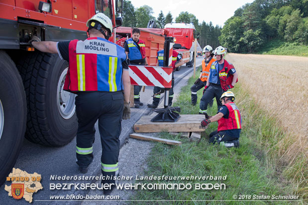20180703 Lkw Bergung LB210 Alland -Mayerling Foto: © Stefan Schneider 20180703 Lkw Bergung LB210 Alland -Mayerling Foto: © Stefan Schneider