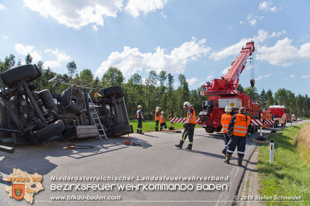 20180703 Lkw Bergung LB210 Alland -Mayerling Foto: © Stefan Schneider 20180703 Lkw Bergung LB210 Alland -Mayerling Foto: © Stefan Schneider