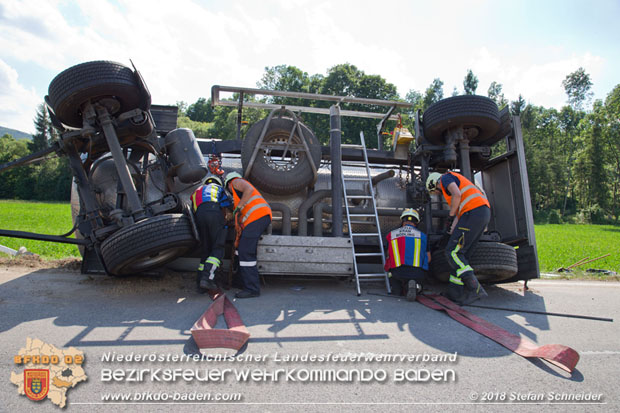 20180703 Lkw Bergung LB210 Alland -Mayerling Foto: © Stefan Schneider 20180703 Lkw Bergung LB210 Alland -Mayerling Foto: © Stefan Schneider