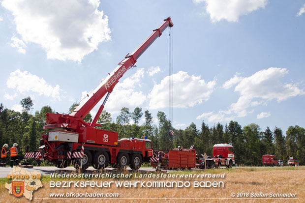 20180703 Lkw Bergung LB210 Alland -Mayerling Foto: © Stefan Schneider 20180703 Lkw Bergung LB210 Alland -Mayerling Foto: © Stefan Schneider
