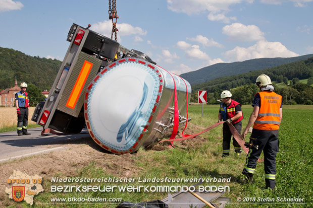 20180703 Lkw Bergung LB210 Alland -Mayerling Foto: © Stefan Schneider 20180703 Lkw Bergung LB210 Alland -Mayerling Foto: © Stefan Schneider