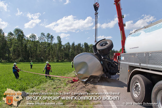 20180703 Lkw Bergung LB210 Alland -Mayerling Foto: © Stefan Schneider 20180703 Lkw Bergung LB210 Alland -Mayerling Foto: © Stefan Schneider