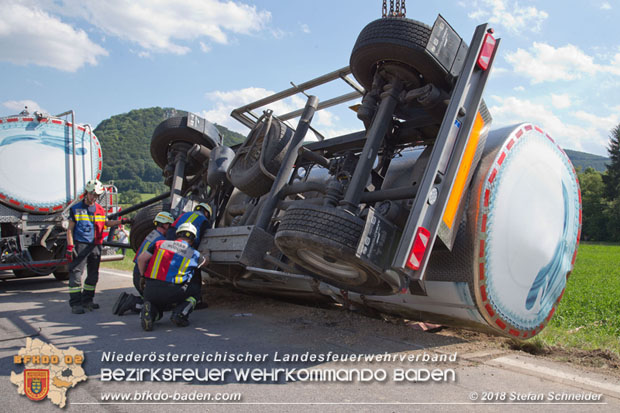 20180703 Lkw Bergung LB210 Alland -Mayerling Foto: © Stefan Schneider 20180703 Lkw Bergung LB210 Alland -Mayerling Foto: © Stefan Schneider