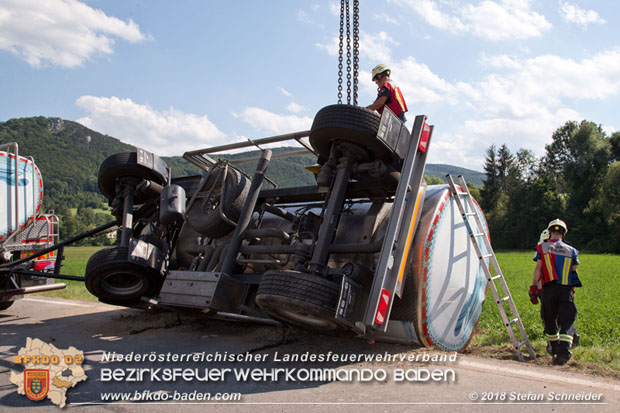 20180703 Lkw Bergung LB210 Alland -Mayerling Foto: © Stefan Schneider 20180703 Lkw Bergung LB210 Alland -Mayerling Foto: © Stefan Schneider