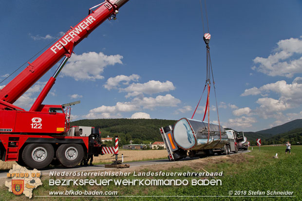 20180703 Lkw Bergung LB210 Alland -Mayerling Foto: © Stefan Schneider 20180703 Lkw Bergung LB210 Alland -Mayerling Foto: © Stefan Schneider