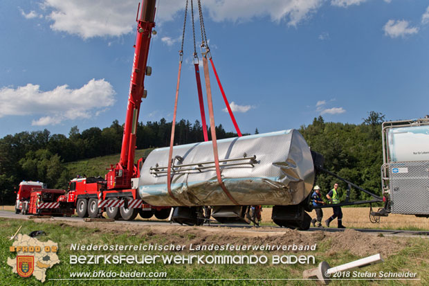 20180703 Lkw Bergung LB210 Alland -Mayerling Foto: © Stefan Schneider 20180703 Lkw Bergung LB210 Alland -Mayerling Foto: © Stefan Schneider