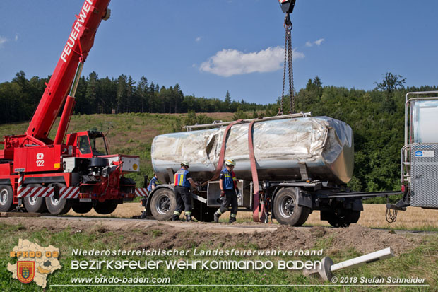 20180703 Lkw Bergung LB210 Alland -Mayerling Foto: © Stefan Schneider 20180703 Lkw Bergung LB210 Alland -Mayerling Foto: © Stefan Schneider