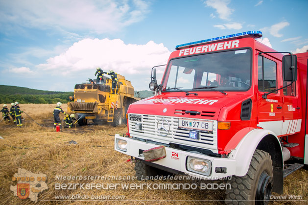 20180715 Mähdrescherbrand Gainfarn - Foto: Daniel Wirth