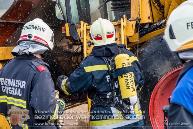 20180715 Mähdrescherbrand Gainfarn - Foto: Daniel Wirth