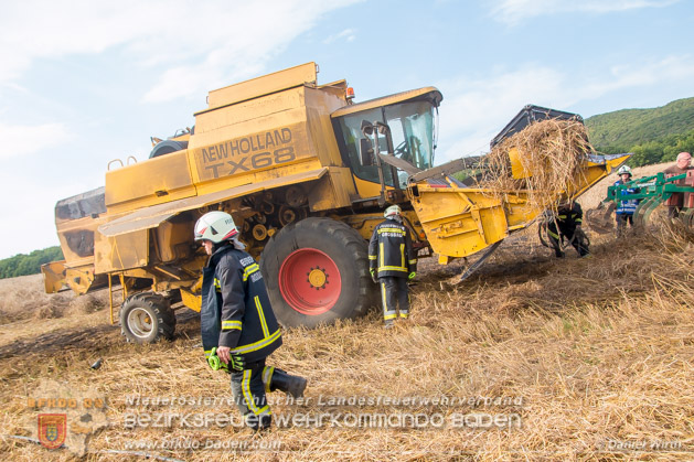 20180715 Mähdrescherbrand Gainfarn - Foto: Daniel Wirth