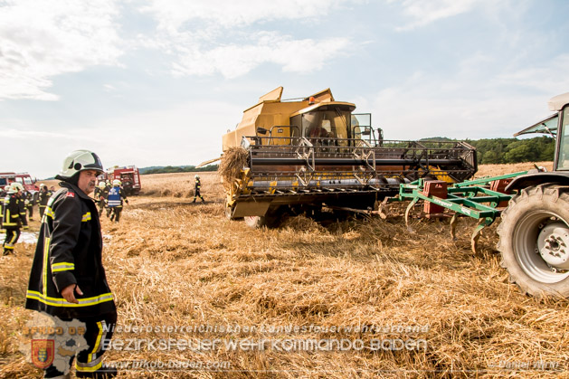 20180715 Mähdrescherbrand Gainfarn - Foto: Daniel Wirth