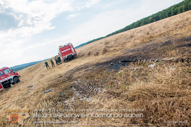 20180715 Mähdrescherbrand Gainfarn - Foto: Daniel Wirth