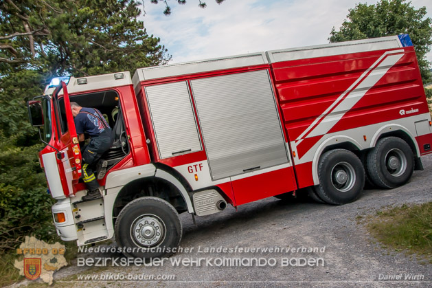 20180715 Mähdrescherbrand Gainfarn - Foto: Daniel Wirth