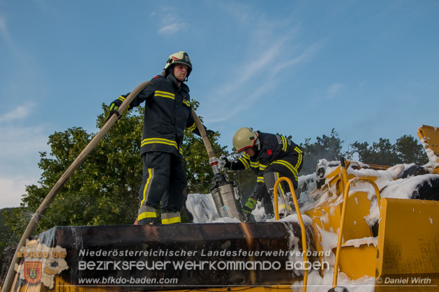 20180715 Mähdrescherbrand Gainfarn - Foto: Daniel Wirth