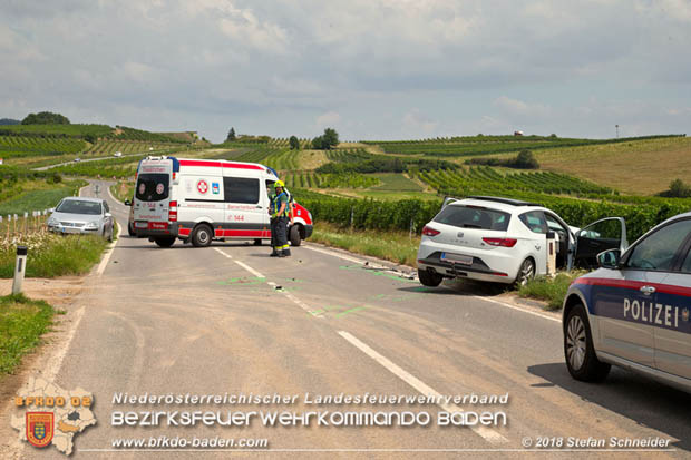20180726 Verkehrsunfall auf der Weinbergstraße Pfaffstätten Foto: © Stefan Schneider 20180726 Verkehrsunfall auf der Weinbergstraße Pfaffstätten Foto: © Stefan Schneider