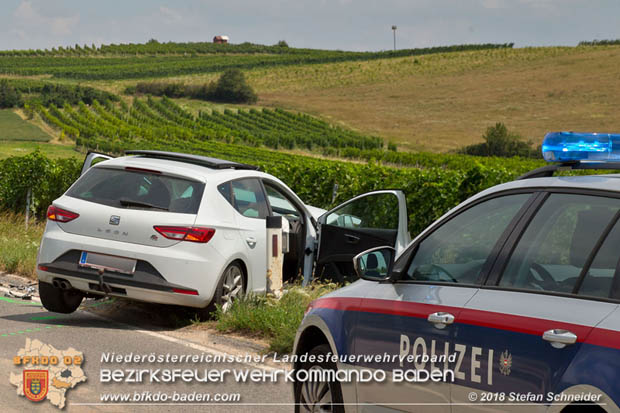 20180726 Verkehrsunfall auf der Weinbergstraße Pfaffstätten Foto: © Stefan Schneider 20180726 Verkehrsunfall auf der Weinbergstraße Pfaffstätten Foto: © Stefan Schneider