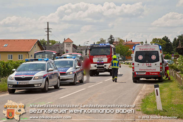20180726 Verkehrsunfall auf der Weinbergstraße Pfaffstätten Foto: © Stefan Schneider 20180726 Verkehrsunfall auf der Weinbergstraße Pfaffstätten Foto: © Stefan Schneider