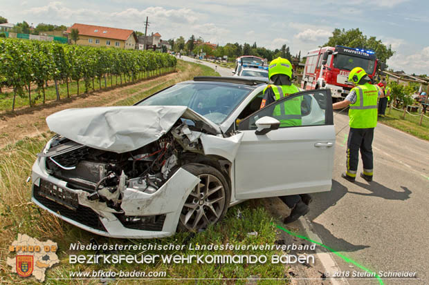 20180726 Verkehrsunfall auf der Weinbergstraße Pfaffstätten Foto: © Stefan Schneider 20180726 Verkehrsunfall auf der Weinbergstraße Pfaffstätten Foto: © Stefan Schneider