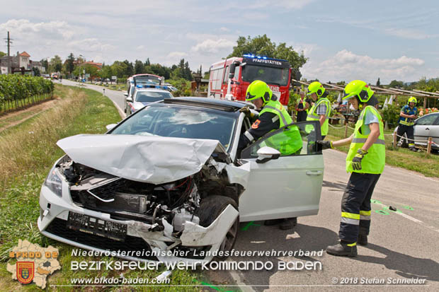 20180726 Verkehrsunfall auf der Weinbergstraße Pfaffstätten Foto: © Stefan Schneider 20180726 Verkehrsunfall auf der Weinbergstraße Pfaffstätten Foto: © Stefan Schneider