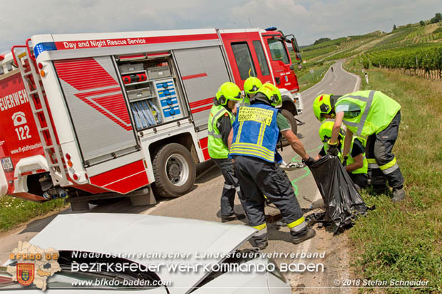 20180726 Verkehrsunfall auf der Weinbergstraße Pfaffstätten  Foto: © Stefan Schneider