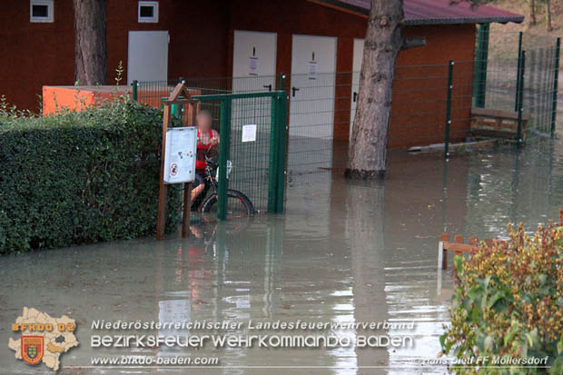 20180809 Kleingartensiedlung in Traiskirchen nach Wasserrohrbruch überflutet  Foto: © Hans Dietl FF Möllersdorf