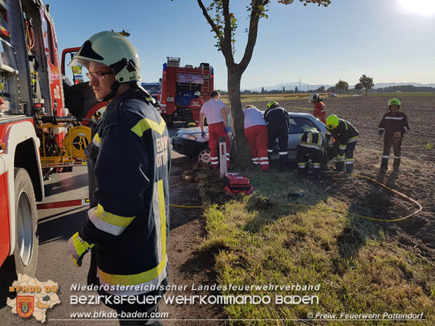20180827 Verkehrsunfall auf der L40480 Pottendorf >> Siegersdorf  Foto: © Christian Wernig FF Pottendorf