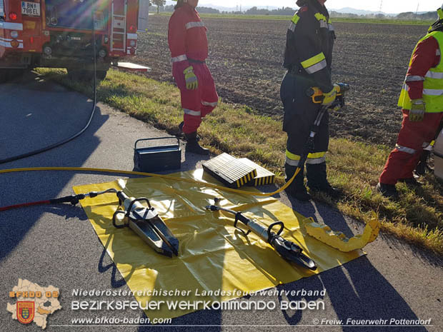 20180827 Verkehrsunfall auf der L40480 Pottendorf >> Siegersdorf  Foto: © Christian Wernig FF Pottendorf