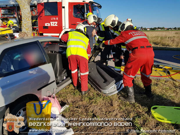 20180827 Verkehrsunfall auf der L40480 Pottendorf >> Siegersdorf  Foto: © Christian Wernig FF Pottendorf