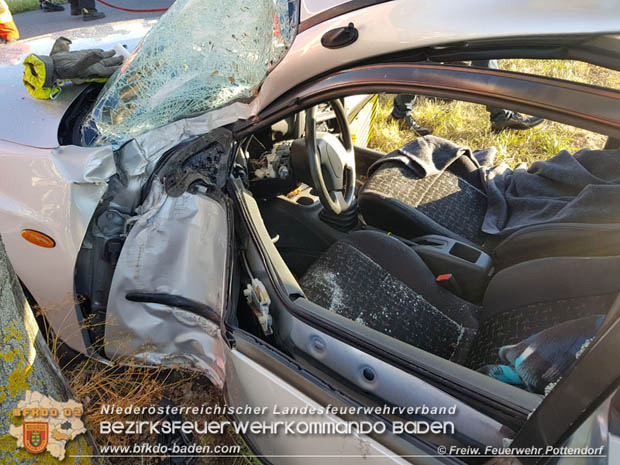 20180827 Verkehrsunfall auf der L40480 Pottendorf >> Siegersdorf  Foto: © Christian Wernig FF Pottendorf