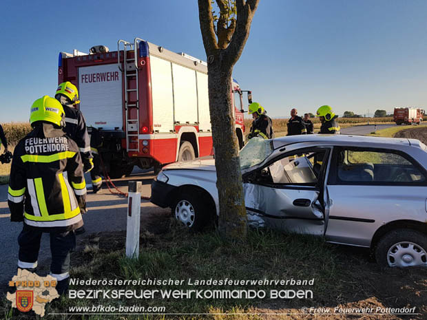 20180827 Verkehrsunfall auf der L40480 Pottendorf >> Siegersdorf  Foto: © Christian Wernig FF Pottendorf