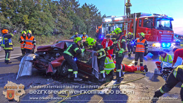 20180912 Verkehrsunfall mit 3 Verletzten auf der A2 bei Leobersdorf Foto: © Stefan Schneider 20180912 Verkehrsunfall mit 3 Verletzten auf der A2 bei Leobersdorf Foto: © Stefan Schneider