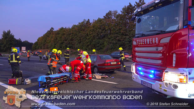 20180912 Verkehrsunfall mit 3 Verletzten auf der A2 bei Leobersdorf Foto: © Stefan Schneider 20180912 Verkehrsunfall mit 3 Verletzten auf der A2 bei Leobersdorf Foto: © Stefan Schneider