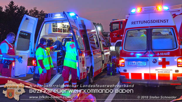 20180912 Verkehrsunfall mit 3 Verletzten auf der A2 bei Leobersdorf Foto: © Stefan Schneider 20180912 Verkehrsunfall mit 3 Verletzten auf der A2 bei Leobersdorf Foto: © Stefan Schneider