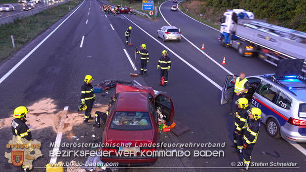 20180912 Verkehrsunfall mit 3 Verletzten auf der A2 bei Leobersdorf Foto: © Stefan Schneider 20180912 Verkehrsunfall mit 3 Verletzten auf der A2 bei Leobersdorf Foto: © Stefan Schneider