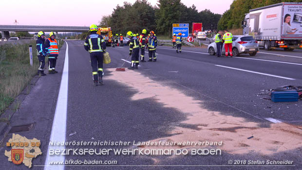 20180912 Verkehrsunfall mit 3 Verletzten auf der A2 bei Leobersdorf Foto: © Stefan Schneider 20180912 Verkehrsunfall mit 3 Verletzten auf der A2 bei Leobersdorf Foto: © Stefan Schneider